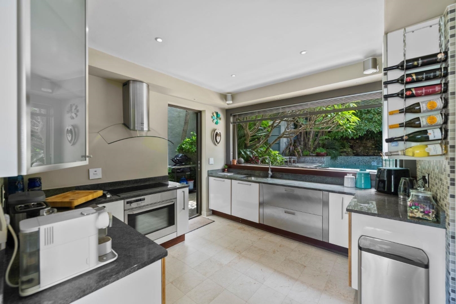 2 Bedroom Property for Sale in Tamboerskloof Western Cape